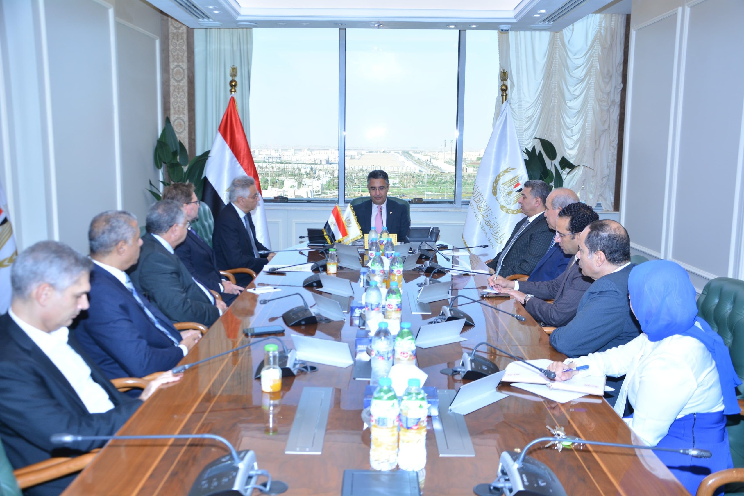 وزير التموين 