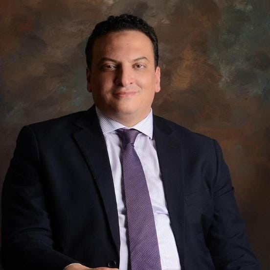 د. محمد المغربي الخبير الاقتصادى والمالى  ، رئيس شركة بابليك بارتينرز للوساطة التأمينية