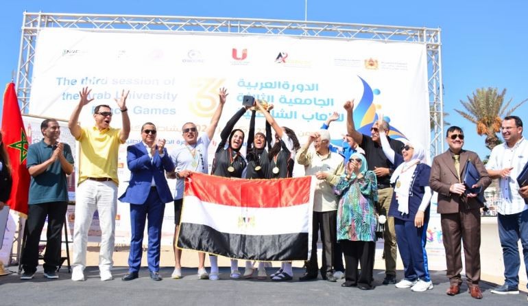 الطلاب الفائزين