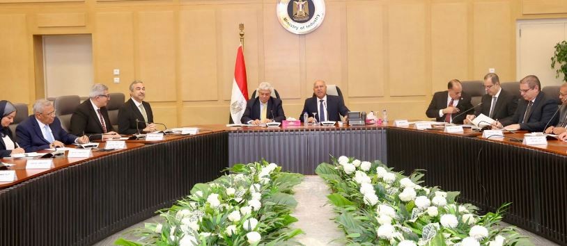 الوزير وعاشور