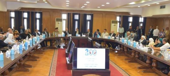 رئيس جامعة القاهرة فى اجتماع مجلس كلية الطب