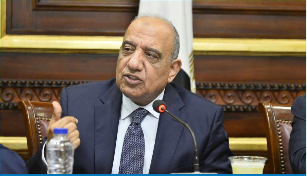 
محمود عصمت