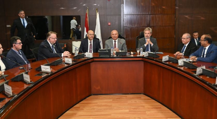 وزير الصناعة مع وفد منظمة العمل الدولية