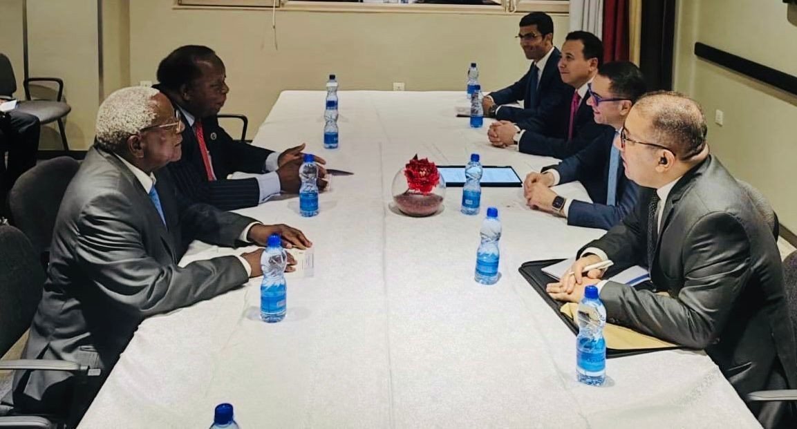 وزير الاستثمار يلتقي المبعوث الخاص لرئيس زامبي على هامش القمة الثالثة والعشرين لتجمع الكوميسا ببوجامبورا – بوروندي
