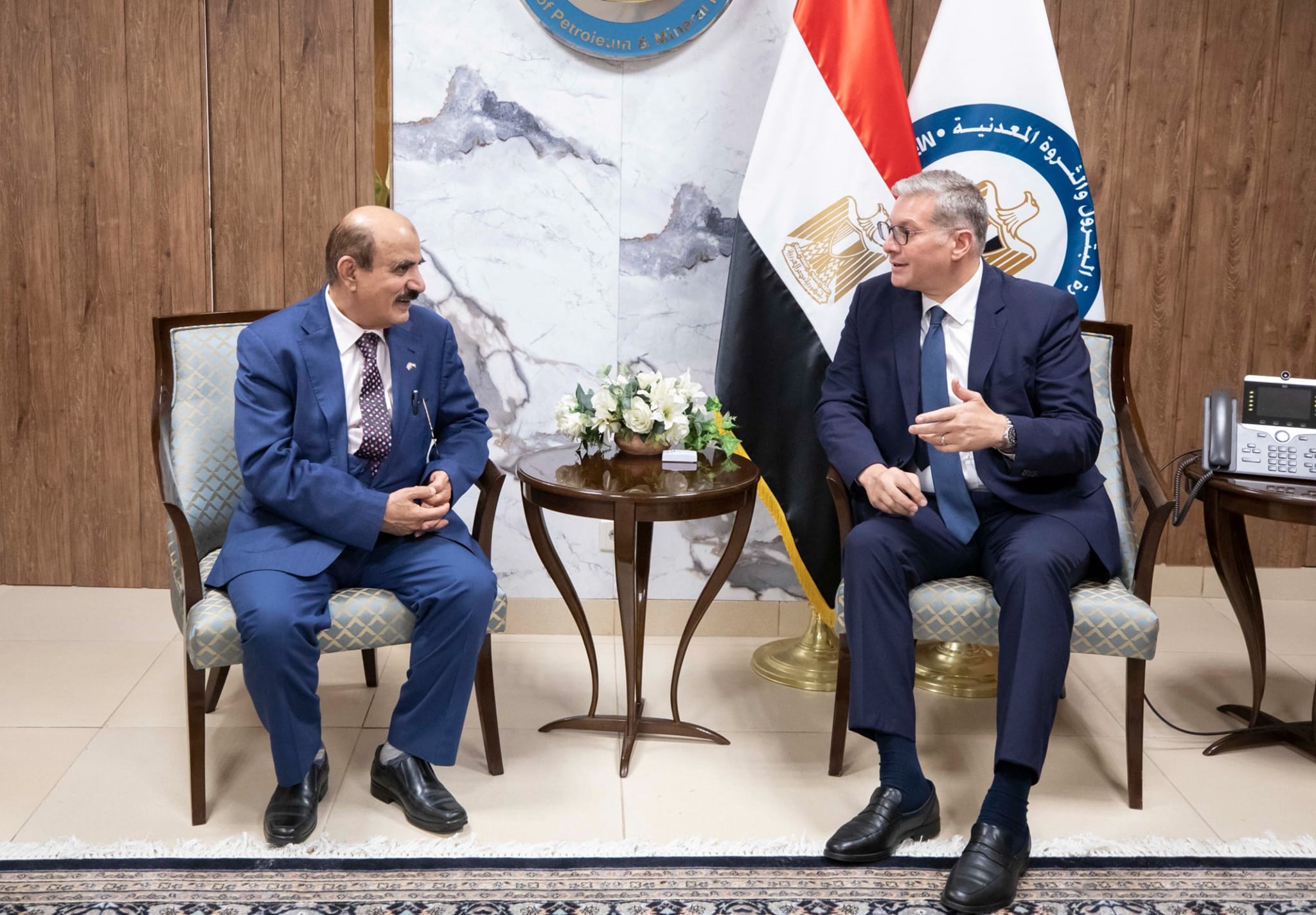وزير البترول يبحث مع رئيس دراجون الإماراتية الاكتشافات الجديدة 