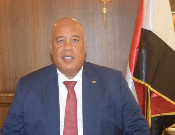 أيمن العشرى
