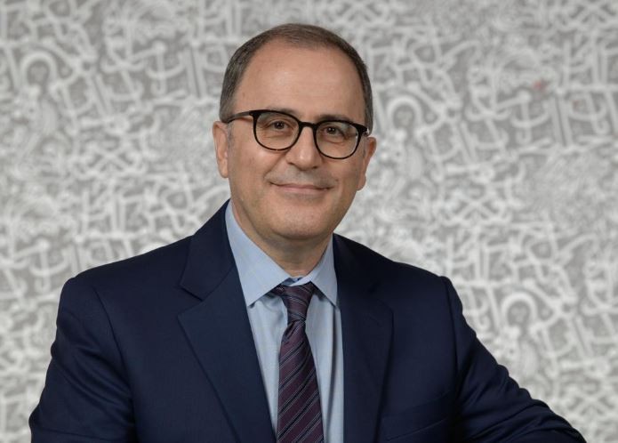 احمد دلال رئيس الجامعة الأمريكية