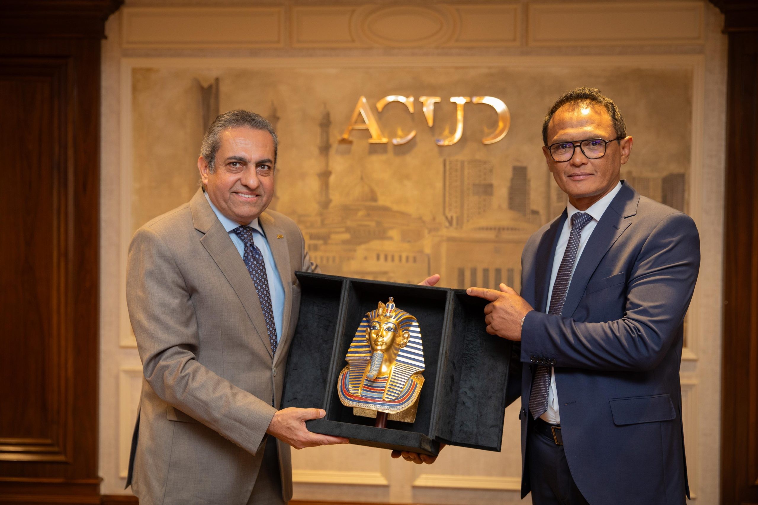 العاصمة الإدارية للتنمية العمرانية توقع مذكرة تفاهم مع جمهورية مدغشقر للتعاون في بناء عاصمتهم الإدارية الجديدة "تاناماسواندرو"
