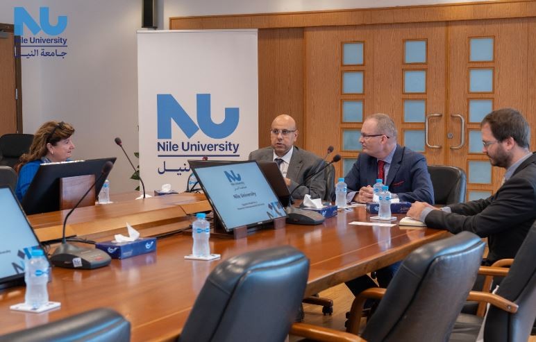 رئيس جامعة النيل مع سفير جمهورية التشيك
