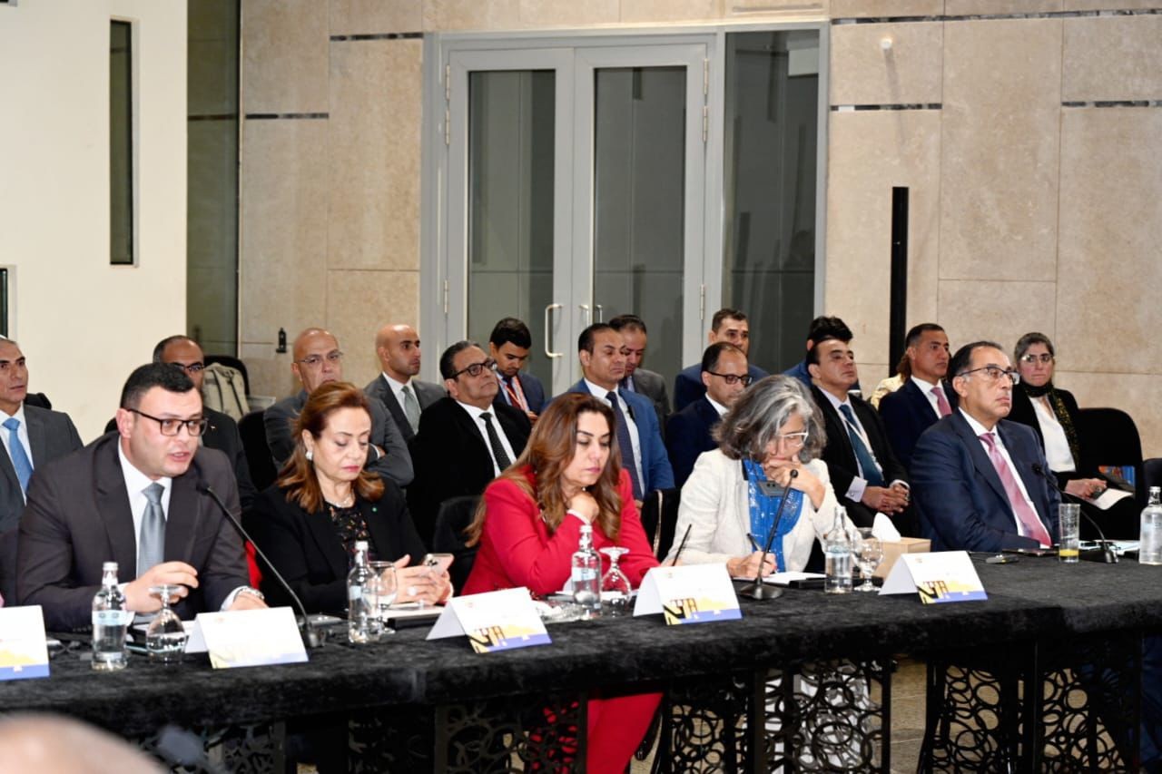 وزير الإسكان
 التجربة العمرانية المصرية وزراء الإسكان الأفارقة