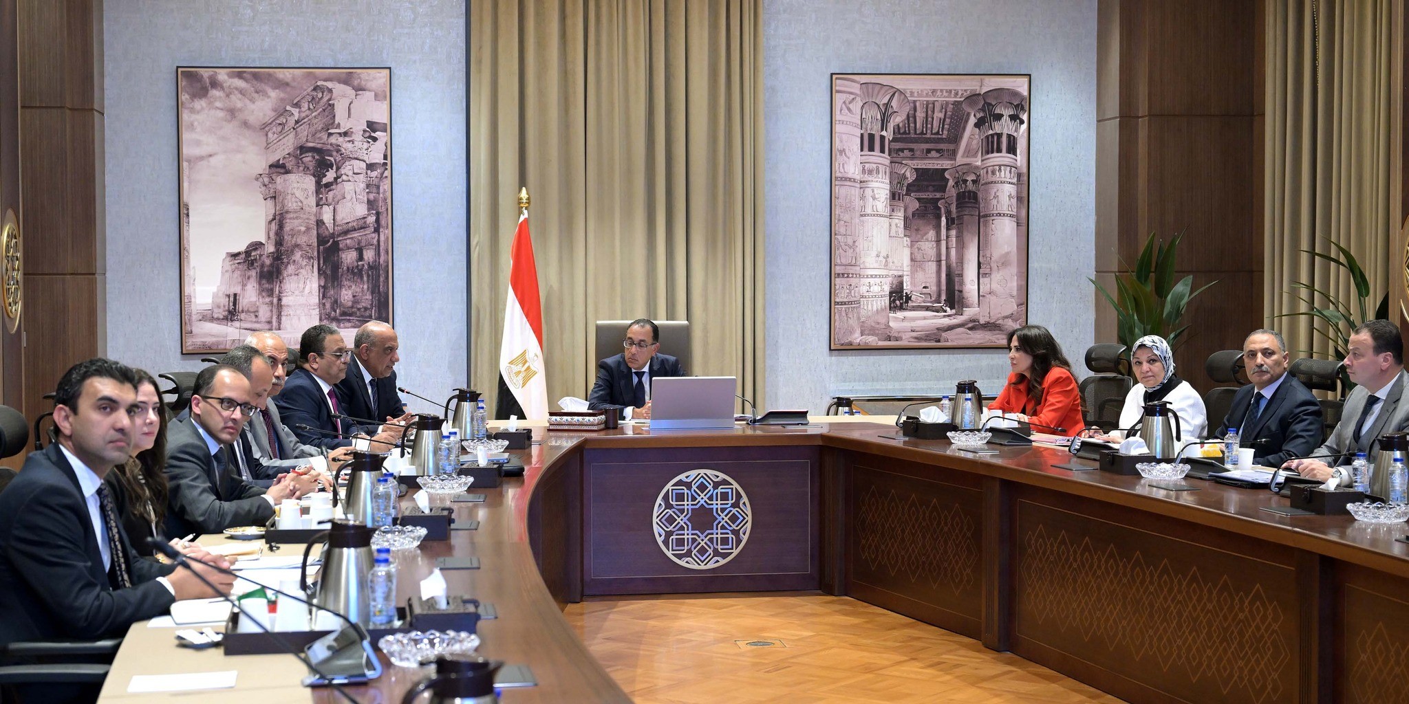 رئيس الوزراء يستعرض مع وزير الكهرباء موقف مشروعات الطاقة الجديدة والمتجددة طبقاً لرؤية 2040
