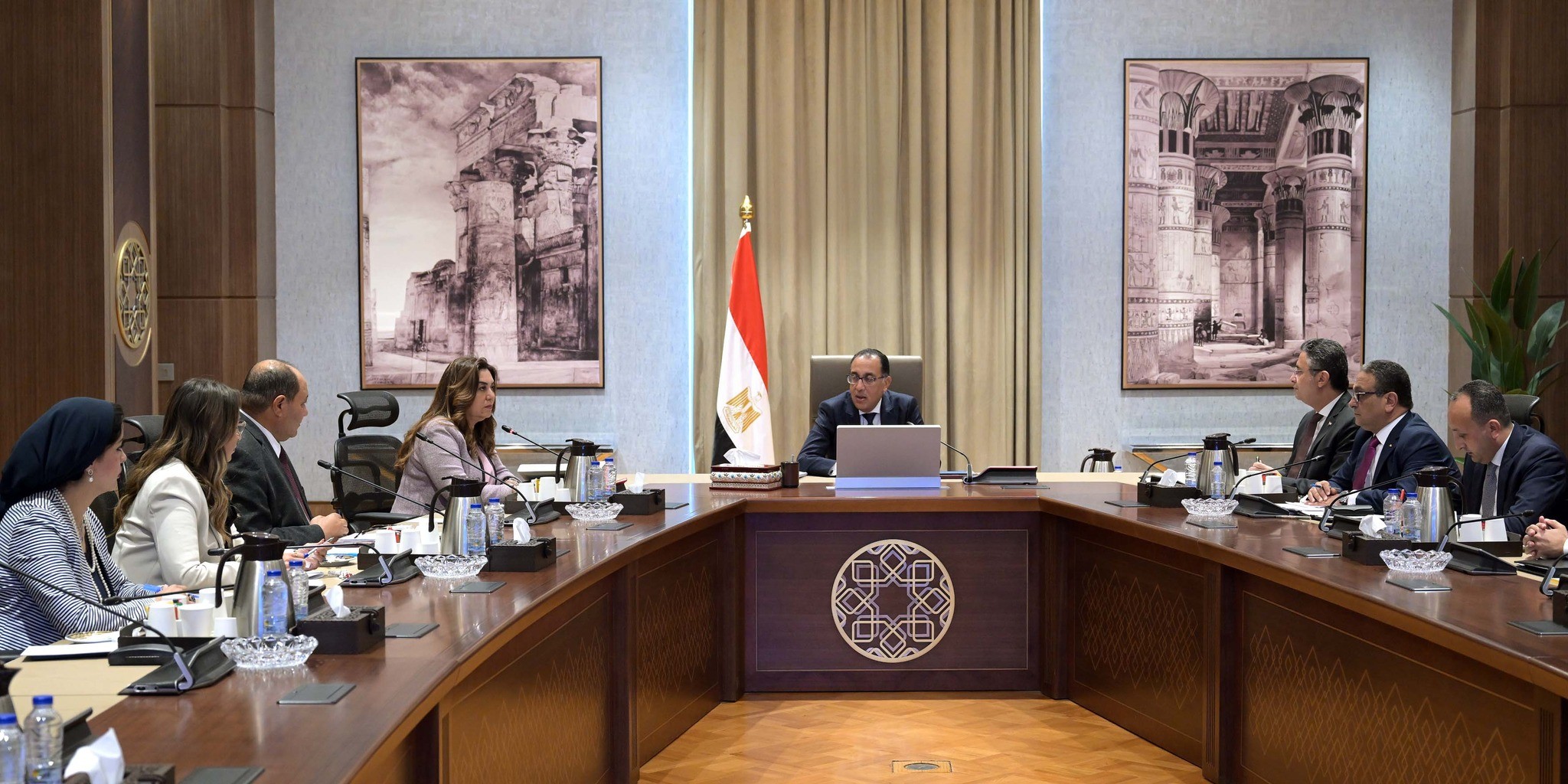 رئيس الوزراء يُتابع جهود توافر السلع وضبط الأسواق
