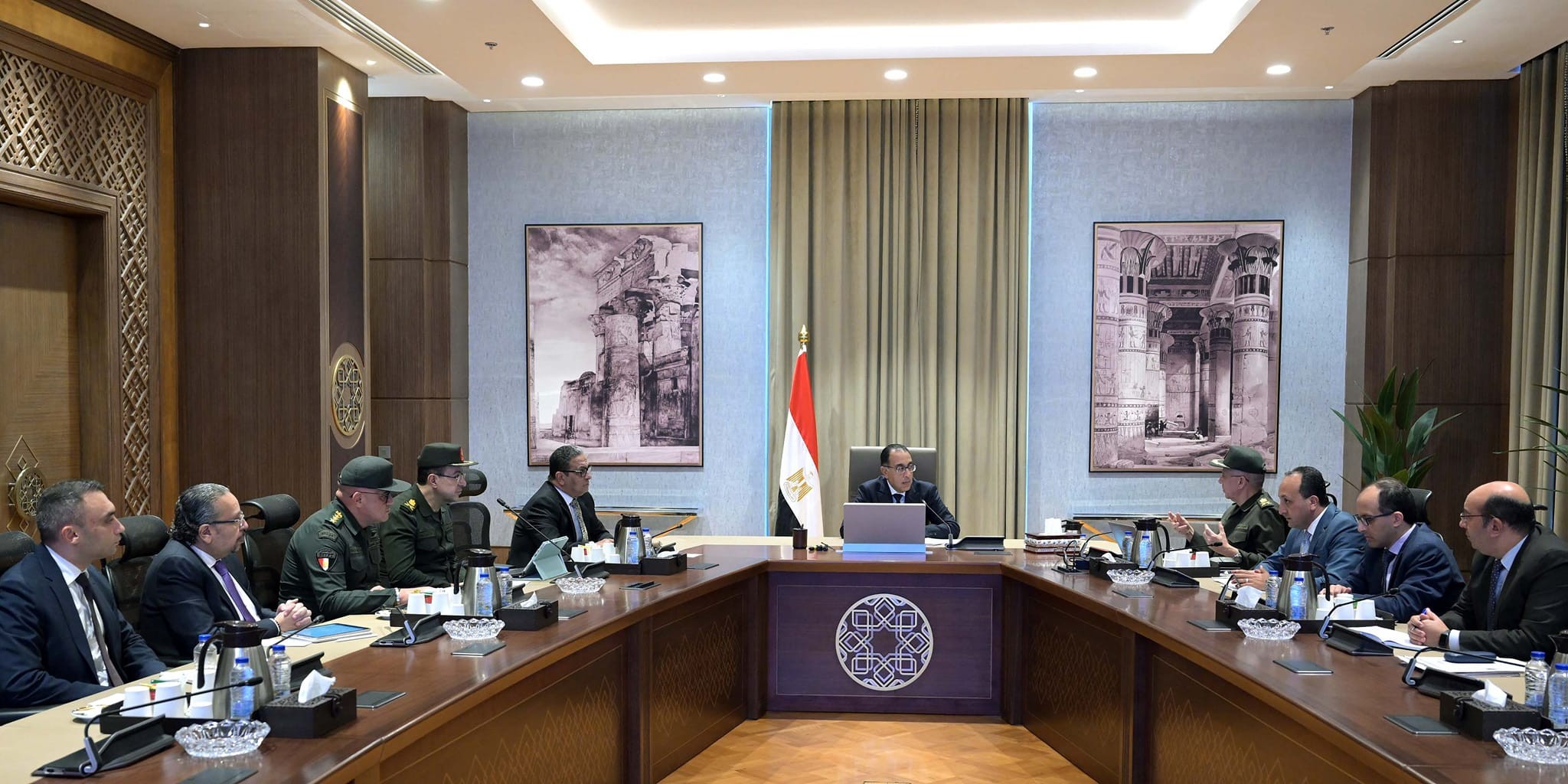 رئيس الوزراء يتابع موقف مشروعات الهيئة الهندسية للقوات المسلحة