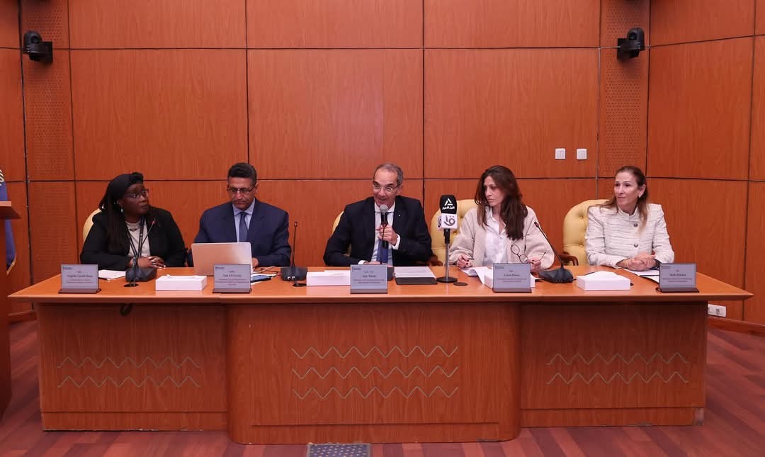 وزير الاتصالات