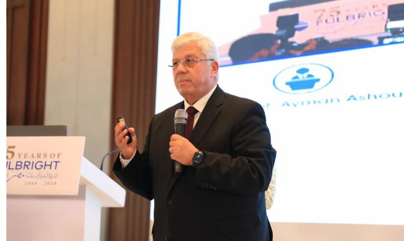 أيمن عاشور