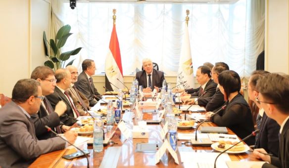 اجتماع وزير التعليم العالى مع وفد جامعة  تشينزين الصينية 