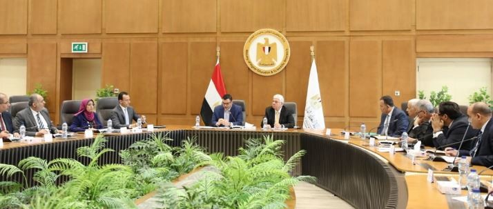 وزير التعليم العالى مع وزير الاسكان