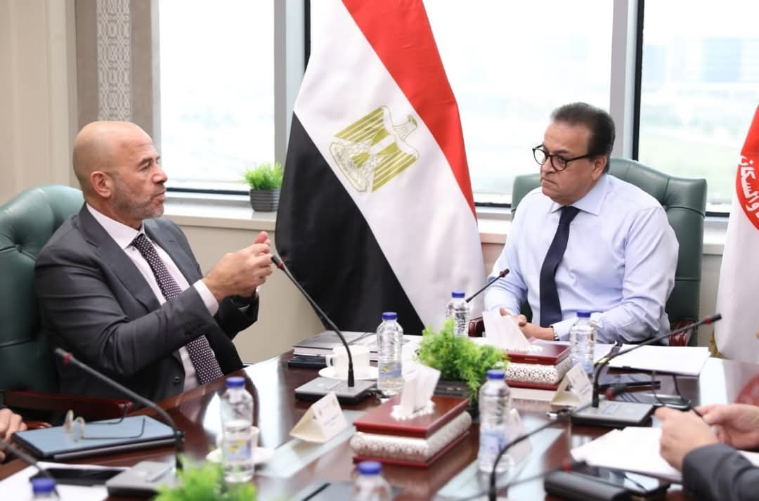 اجتماع وزير الصحة 