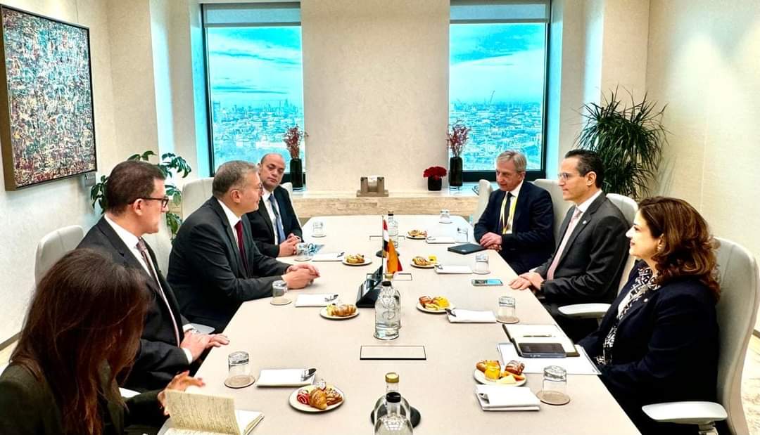 وزير البترول يبحث مع شل العالمية خططها المستقبلية في مصر