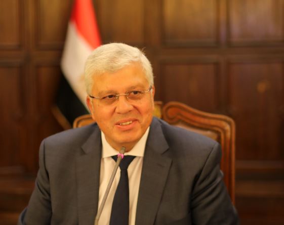 أيمن عاشور