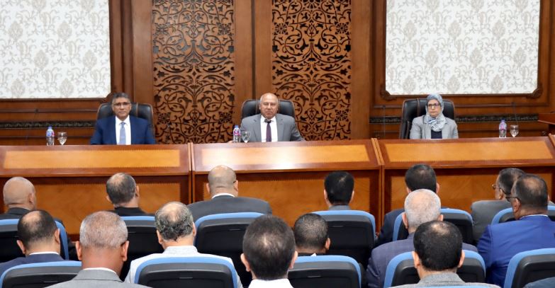 كامل الوزير مع مستثمرى محافظة الجيزة