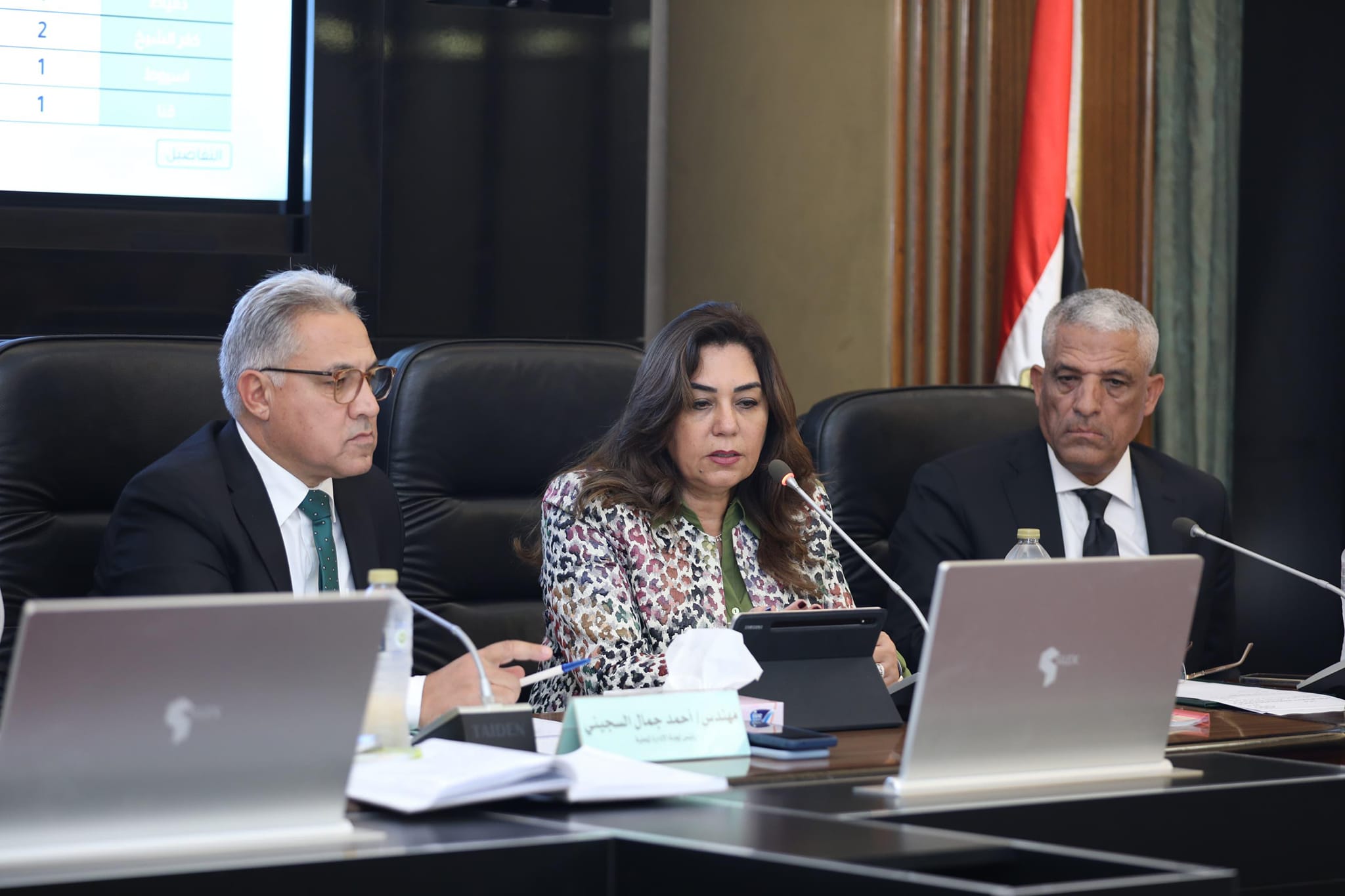 وزيرة التنمية المحلية تستعرض جهود تنفيذ منظومة إدارة المخلفات 