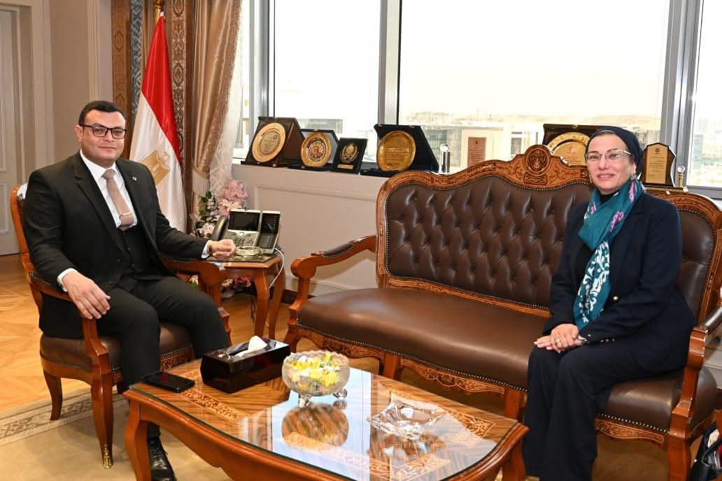 وزير الإسكان 