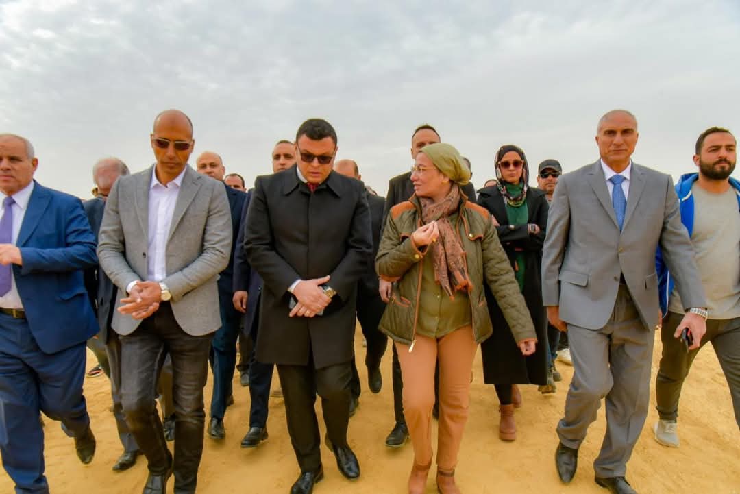 وزير الإسكان والبيئة 