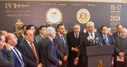أحمد الوكيل خلال  مشاركته فى معرض نبيو