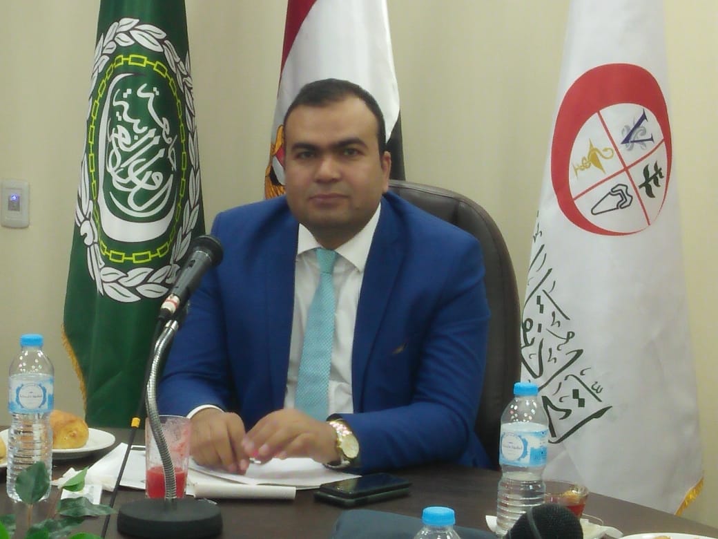 الدكتور يوسف العبد