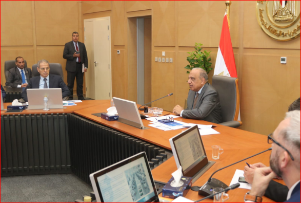 الكهرباء وزير