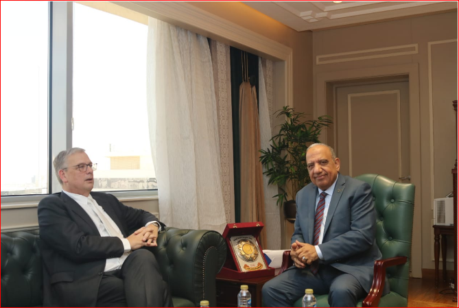 وزير الكهرباء