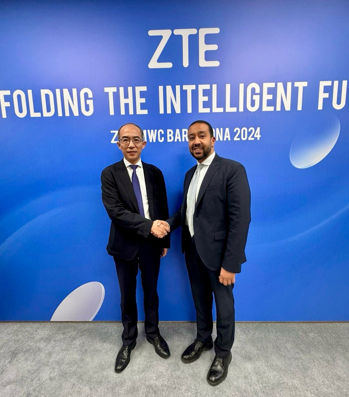 "المصرية للاتصالات" و "ZTE"