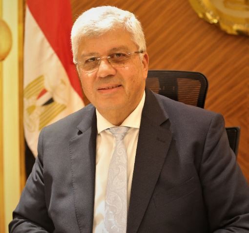 ايمن عاشور وزير التعليم العالى
