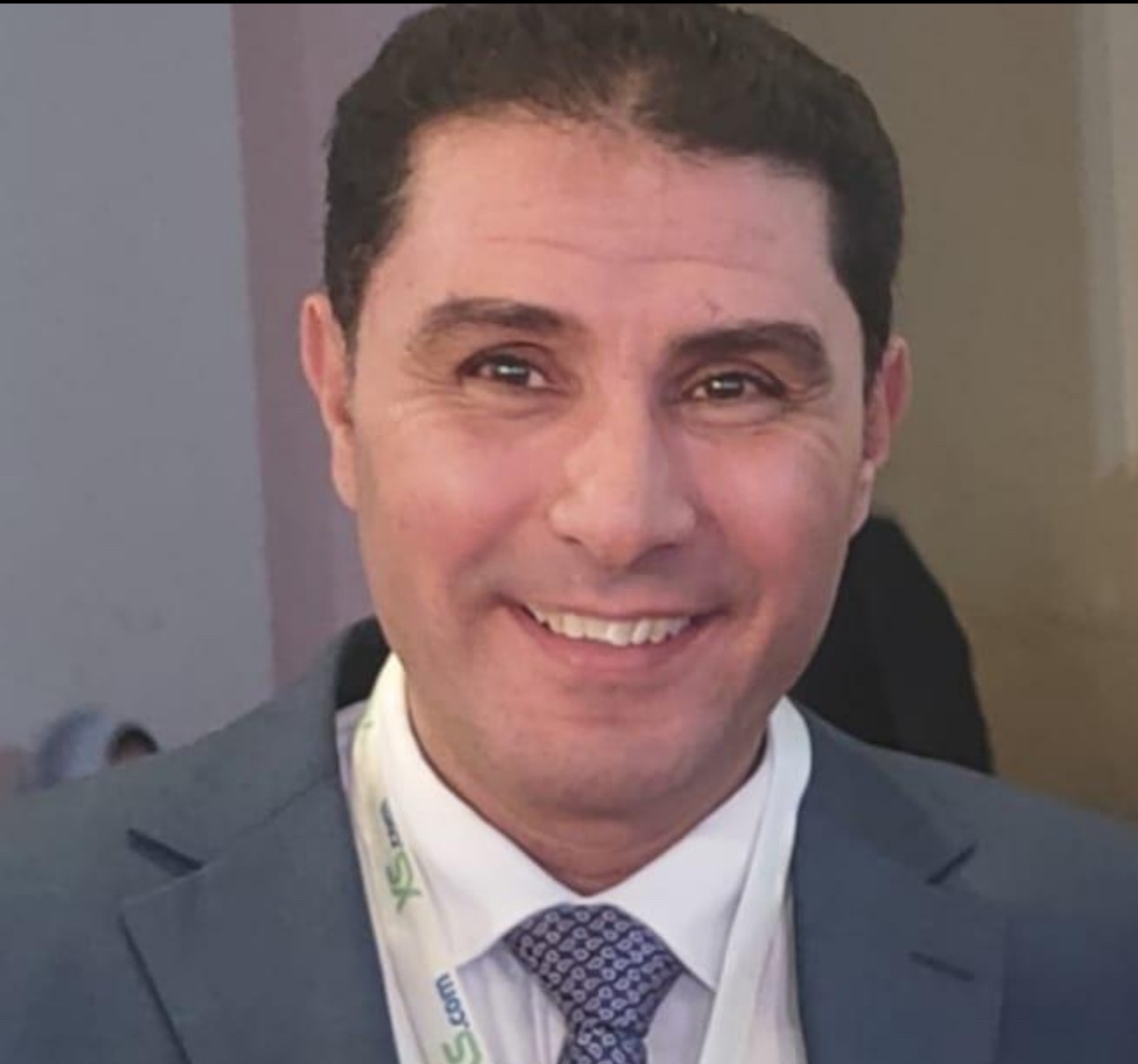 أيمن الزيات 