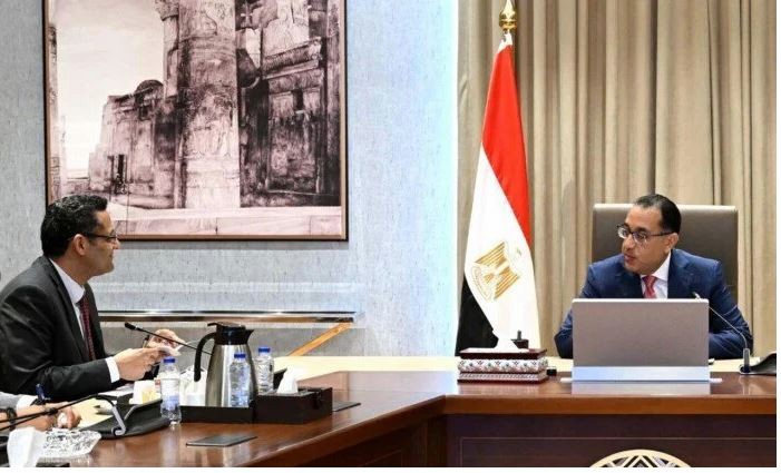 رئيس الوزراء والبلشى
