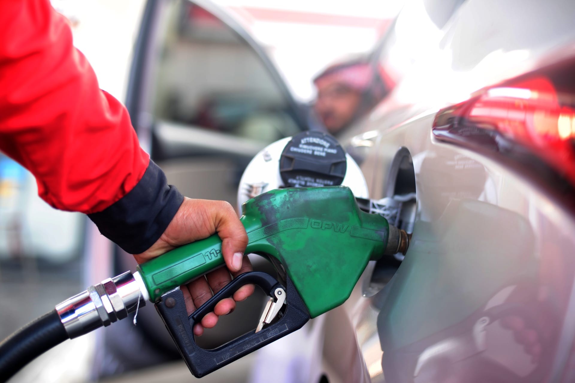لجنة تسعير المواد البترولية