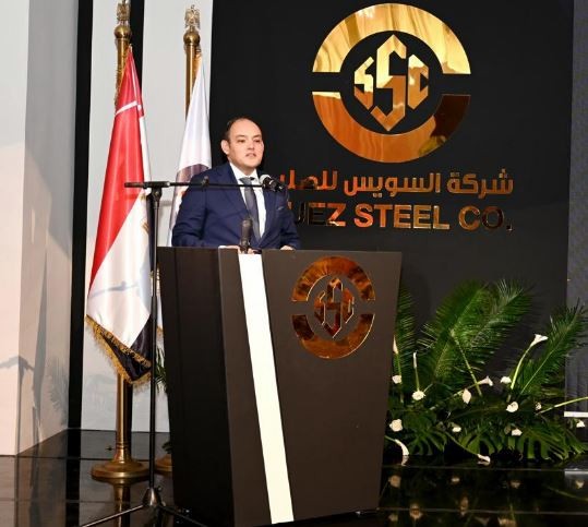 وزير التجارة خلال زيارة الحديد والصلب