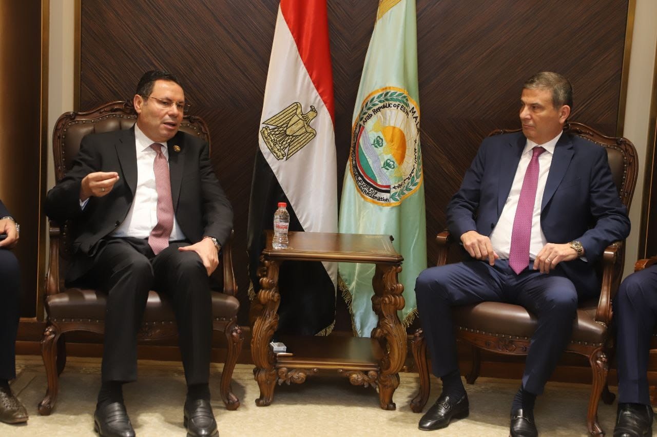 وزير الزراعة ورئيس لجنة الزراعة بالنواب 