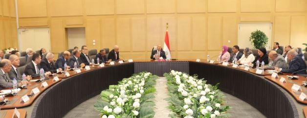 اجتماع وزير الصناعة