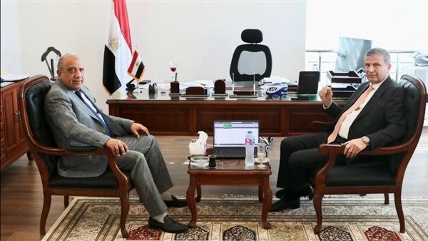 وزيرا الزراعة والكهرباء