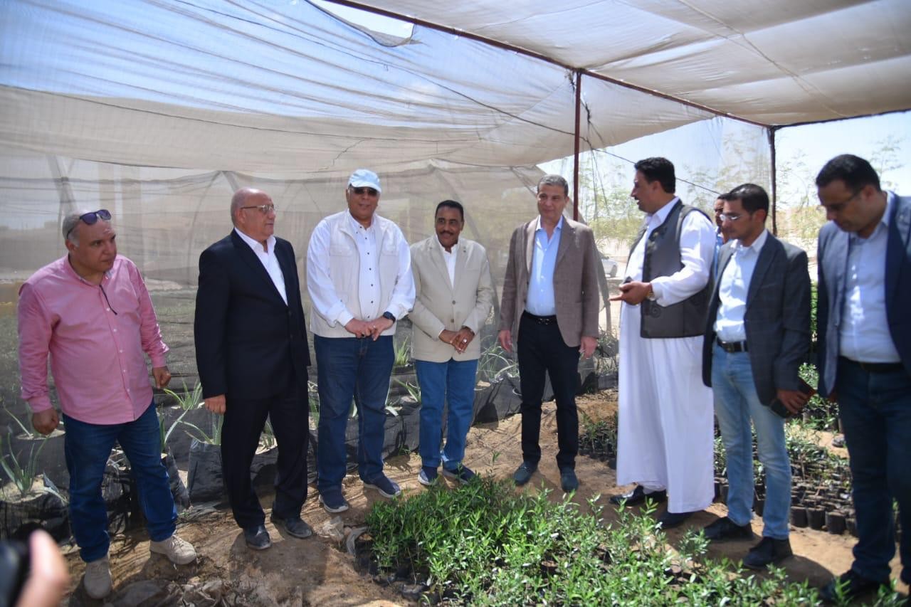 وزير الزراعة ومحافظ مطروح