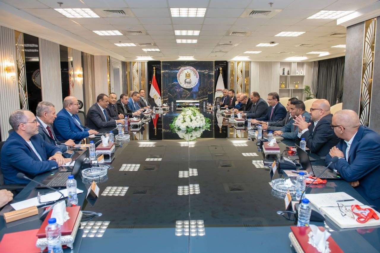 وزيرا الزراعة والإنتاج الحربي
