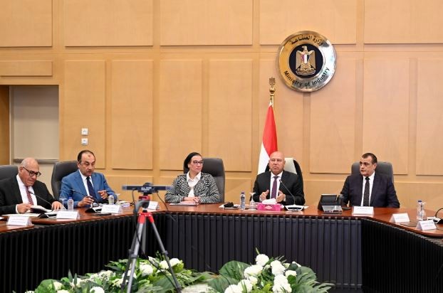 اجتماع كامل الوزير