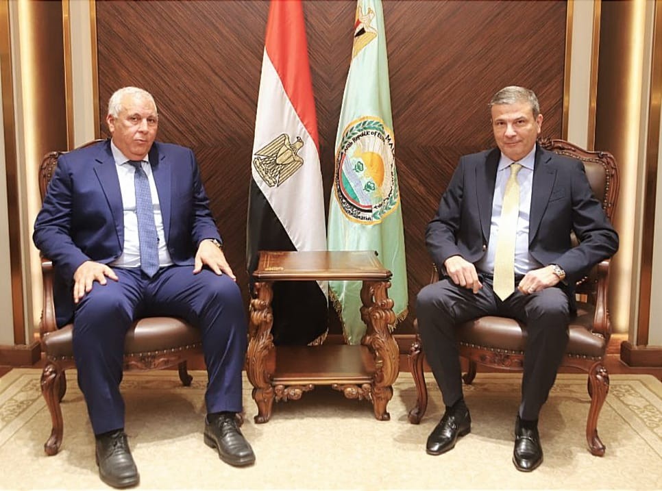 وزير الزراعة ومحافظ الوادى الجديد