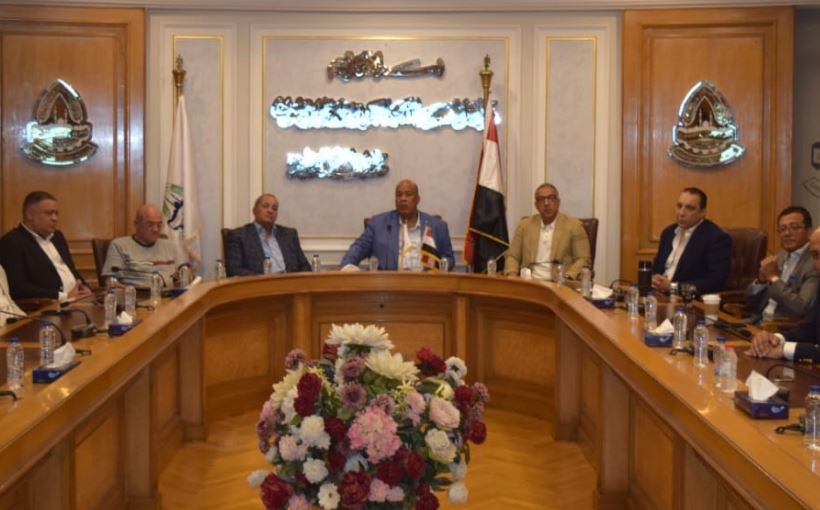 خلال الاجتماع