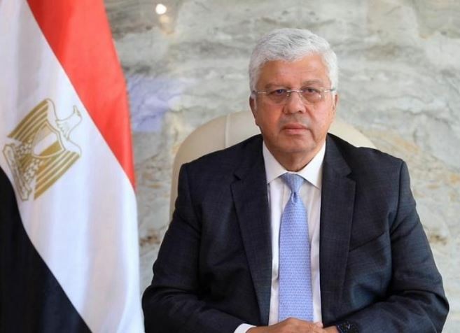 أيمن عاشور