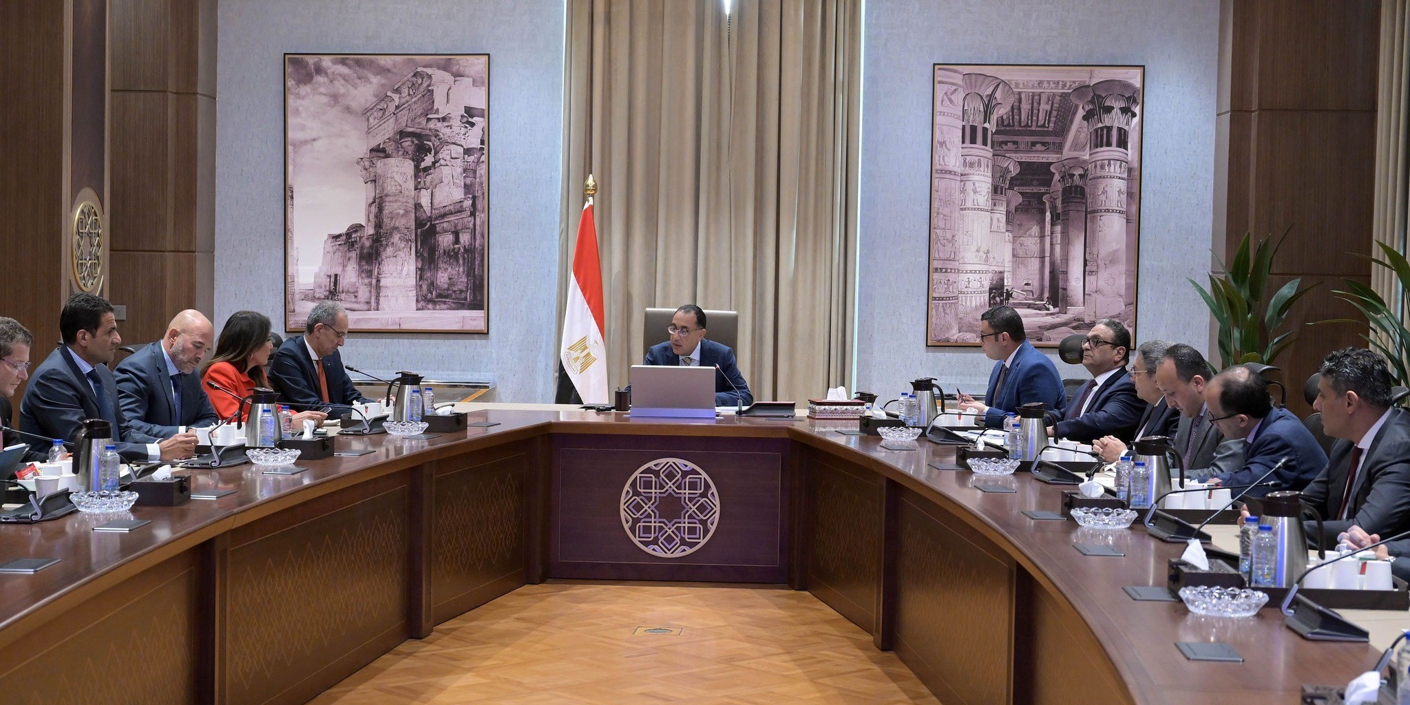 مدبولي يستعرض مشروعا لإقامة مركز بيانات أخضر من خلال أحد التحالفات