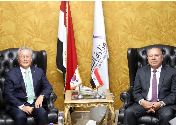 الوزير والسفير الكورى