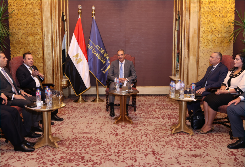 وزير الاتصالات